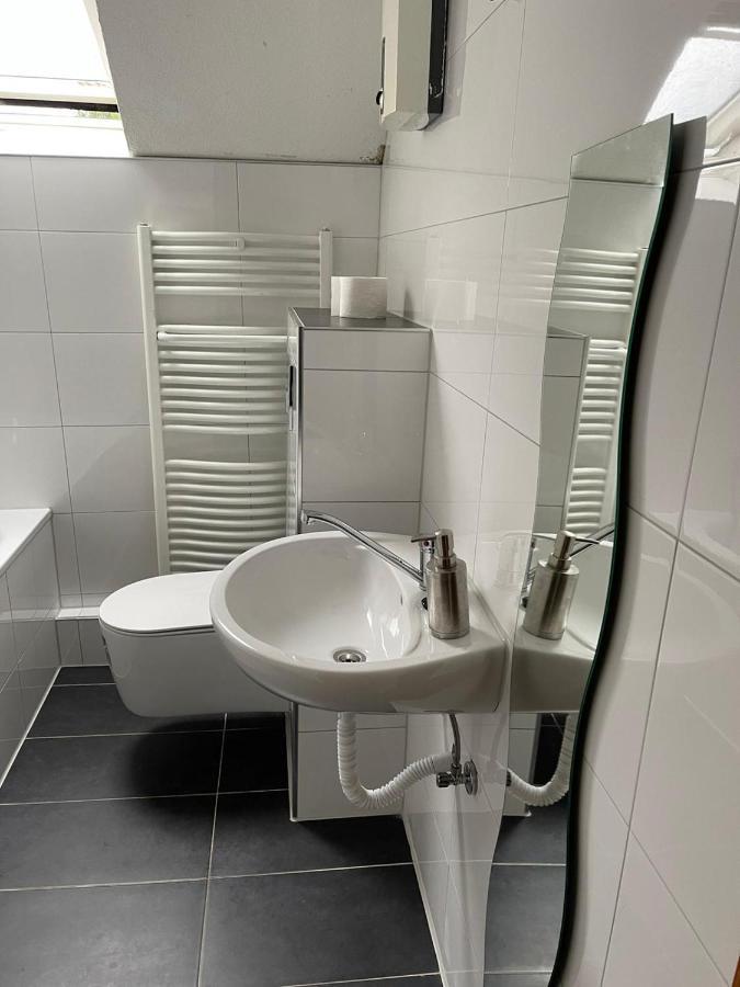 Apartment Bis Zu 8 Einzelbetten Stellplatz Wifi Essen Zewnętrze zdjęcie